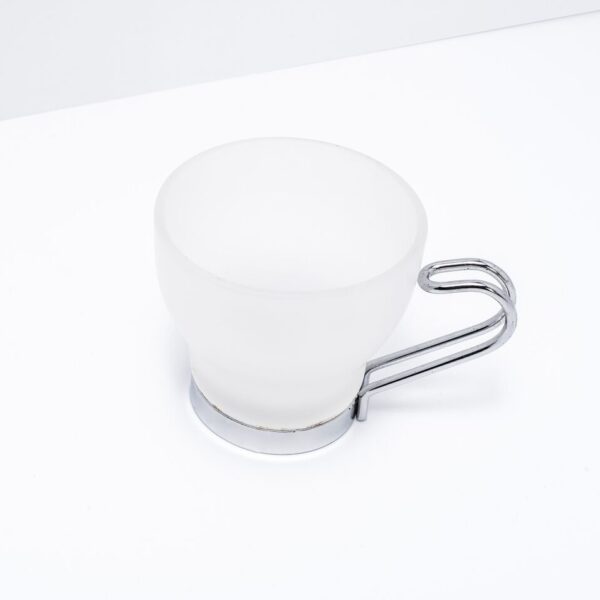 Taza esmerilada con base plata para expresso