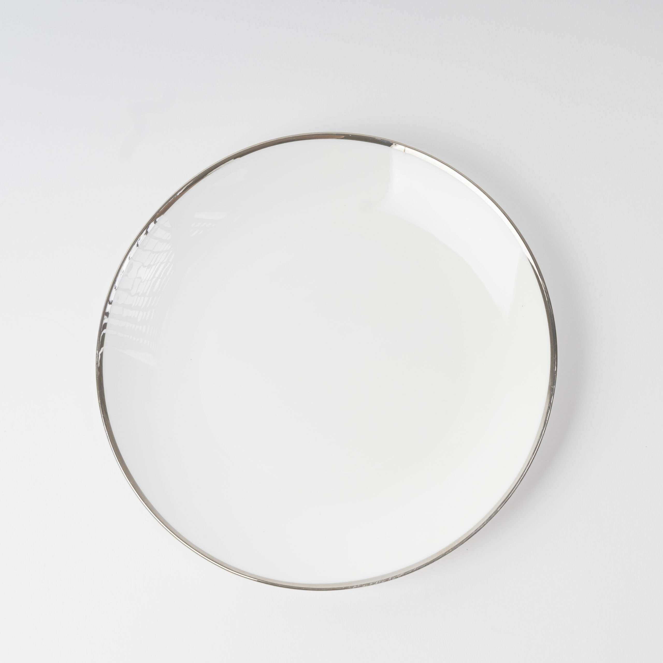 PLATO POSTRE CON ORILLA PLATA